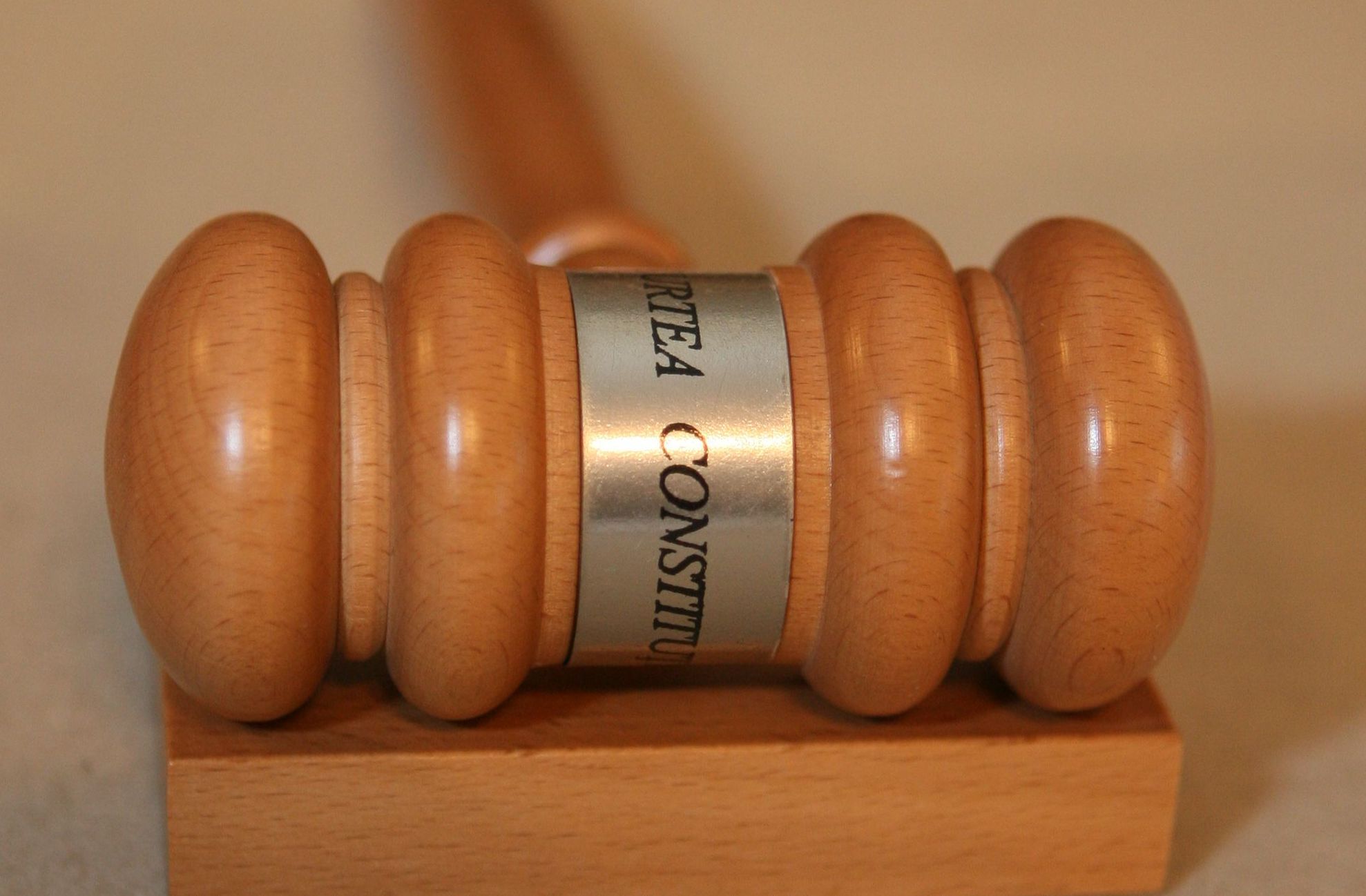 CCR: Controlul judiciar, NECONSTITUŢIONAL