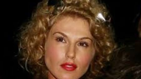 Corina Bud, implicată într-un ACCIDENT de circulaţie. Fanii, ÎNGROZIŢI