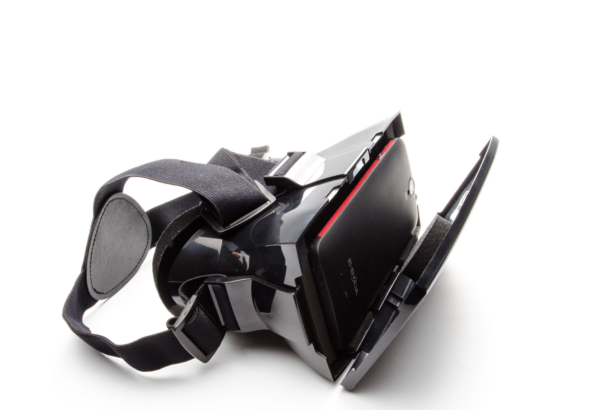 E-Boda a lansat primii ochelari Virtual Reality “made in Romania”! 