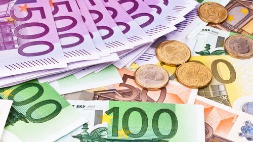 Stenogramele mitei la CJ Buzău: "Cum a dat?". "Într-o sticlă de whisky. Mi-a zis că sunt 50.000"