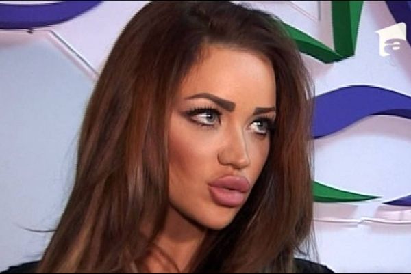 Bombă! Bianca Drăguşanu a recunoscut relaţia cu Mutu: mesajele "deocheate" ale fotbalistului