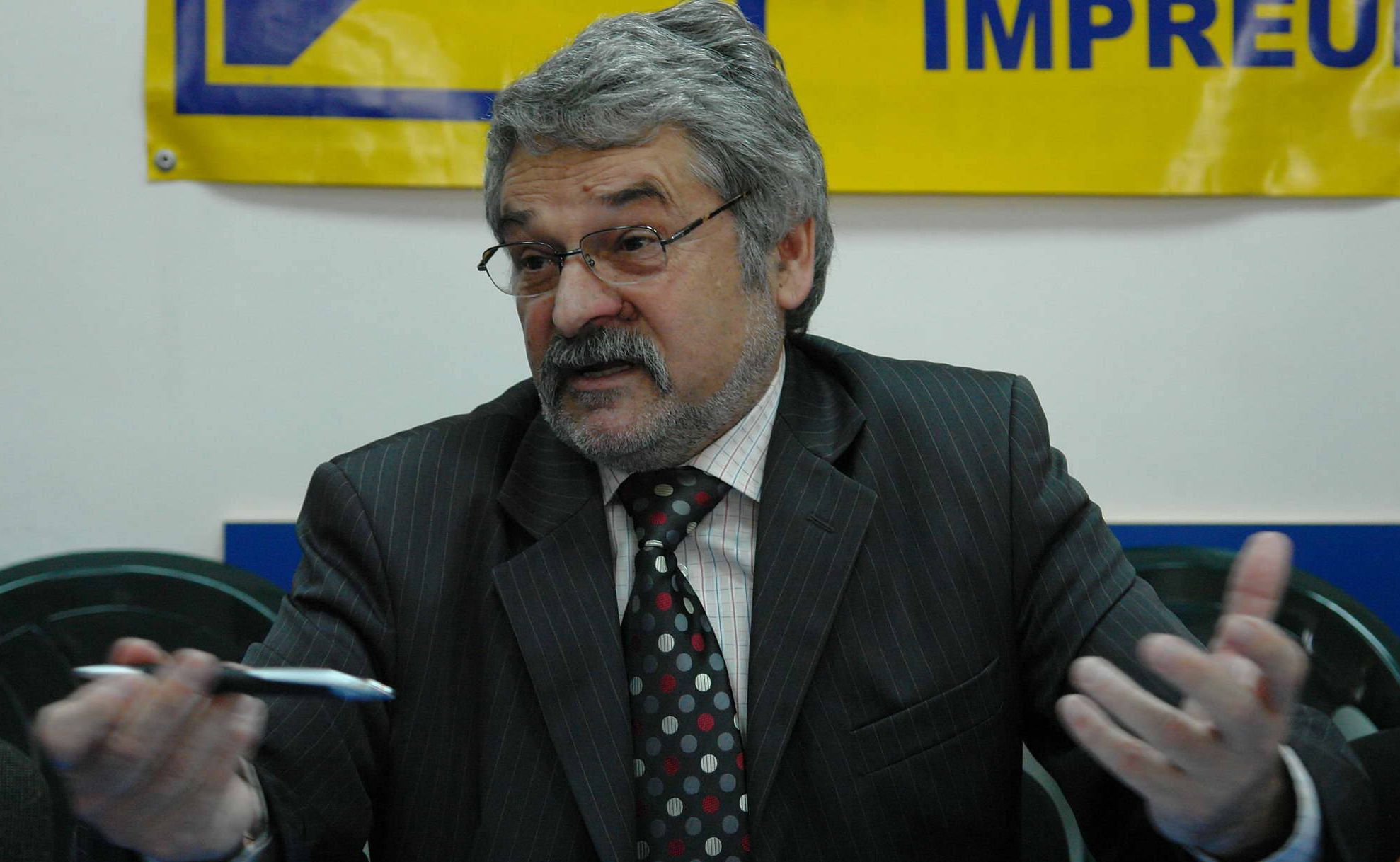 Șeful CJ Hunedoara, Mircea Moloț, reținut de DNA 