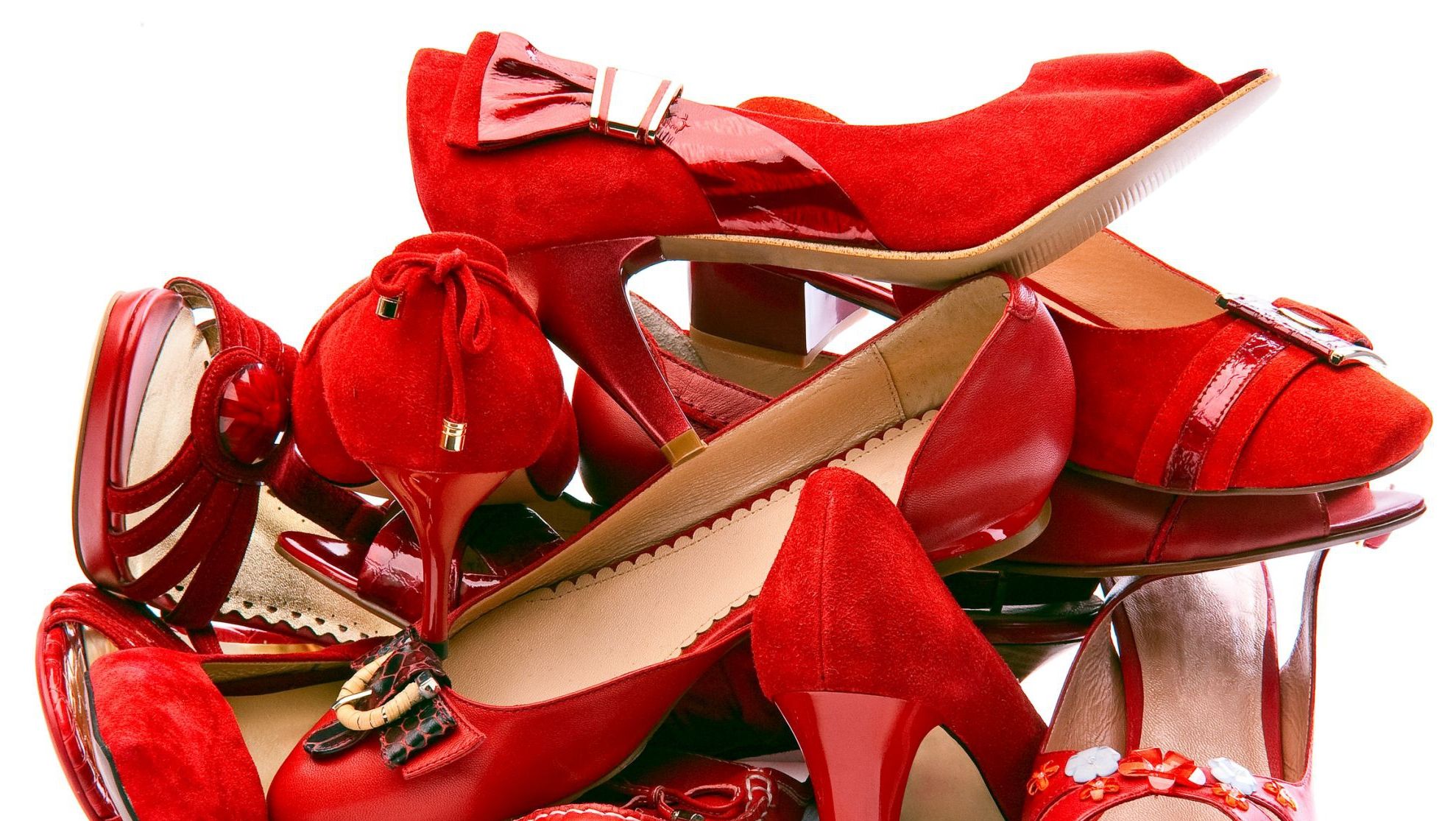 Cum scoţi rapid mirosul neplăcut din încălţăminte