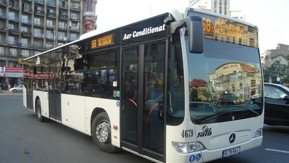 Traficul, dat peste cap în Bucureşti. RATB schimbă traseele