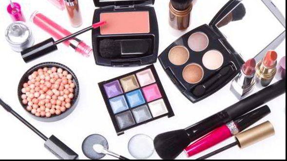 Atenţie la cosmetice şi detergenţi! Un alergen periculos, interzis în România