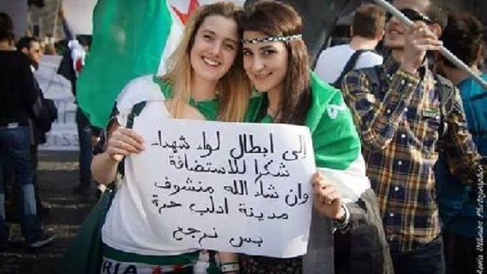 Cele două italience răpite în Siria şi eliberate au revenit în ţară