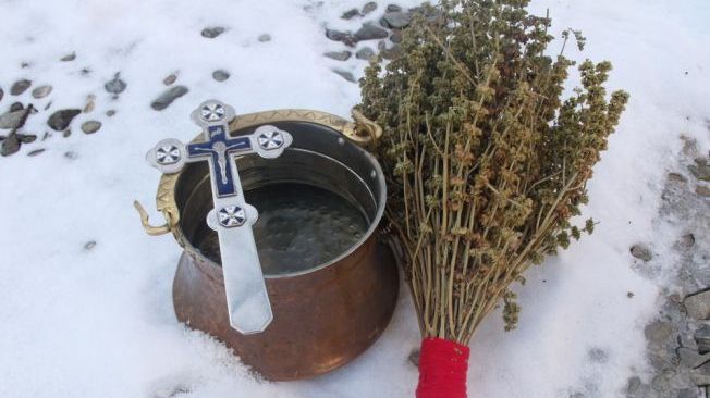 BOBOTEAZA 2015. Cel mai DĂUNĂTOR MIT despre agheasmă, demontat de PREOŢI