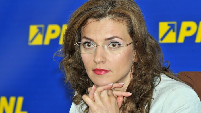 Alina Gorghiu cere demisia lui Darius Vâlcov
