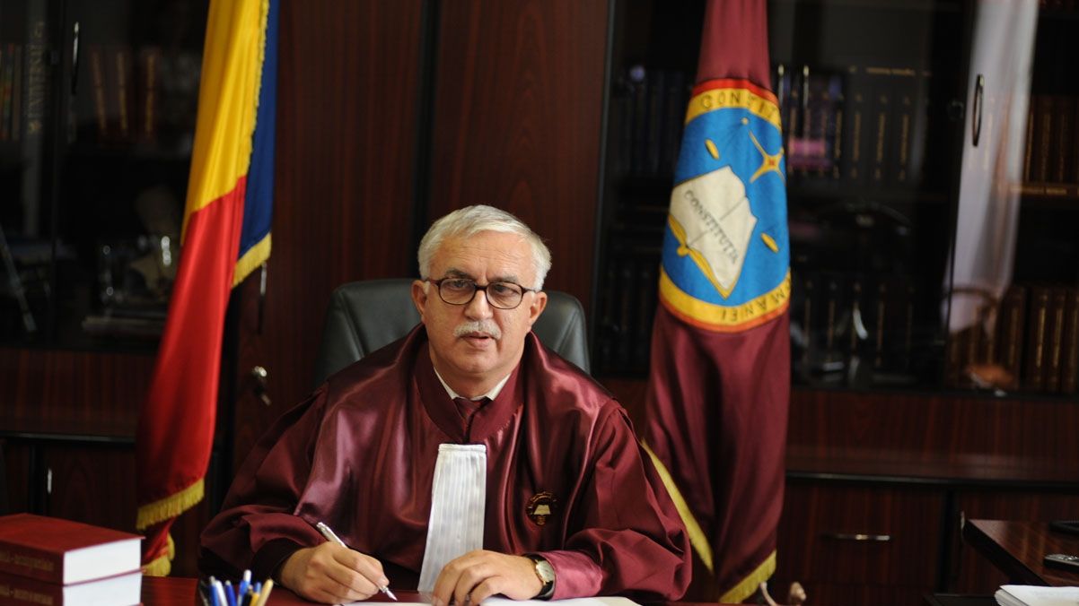 Zegrean: Un judecător al CCR s-a plâns Comisiei Europene că îi este frică să fie judecător la Curte