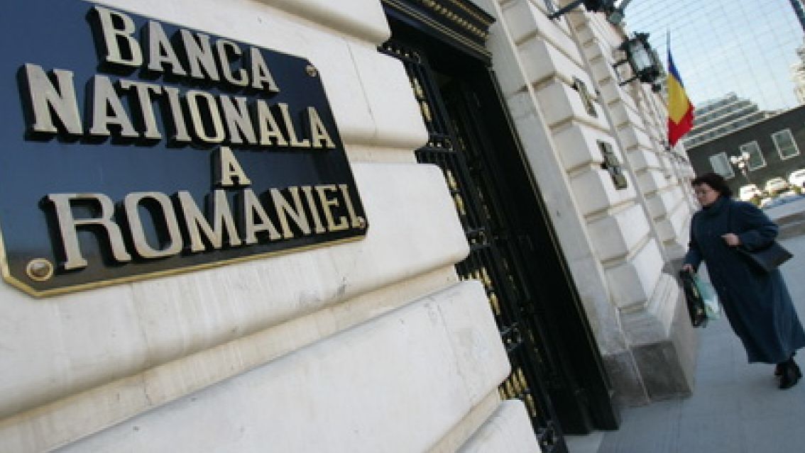 Francul elvețian, creștere RECORD. Zeci de persoane au protestat în față la BNR