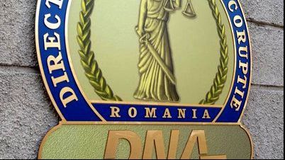 Medic oncolog, trimis în judecată pentru 52 de infracțiuni de luare de mită