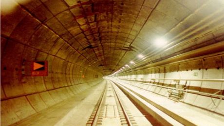 "Incident" în Tunelul de sub Canalul Mânecii. Traficul a fost suspendat