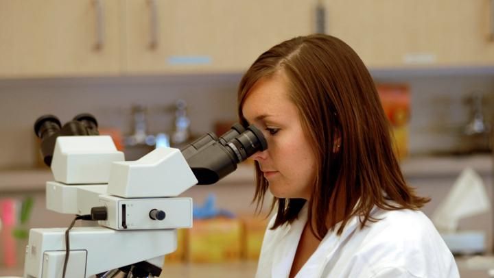 DESCOPERIRE INCREDIBILĂ. Ce cauzează, de fapt, CANCERUL