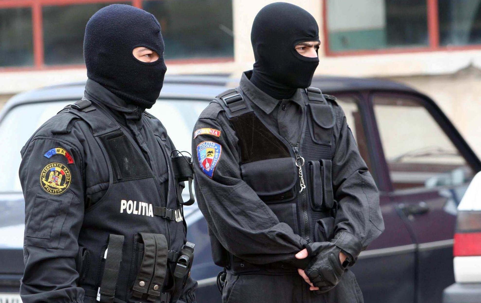 Percheziţii de amploare la firme de pază din Bucureşti şi 8 judeţe