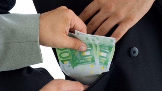 HILAR. Cum se fac angajările la stat: "I-am dat subiectele înainte, a copiat, am refăcut lucrarea"