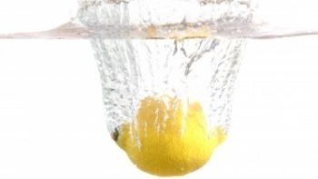 APA ALCALINĂ. Cum să-ţi păstrezi corpul sănătos