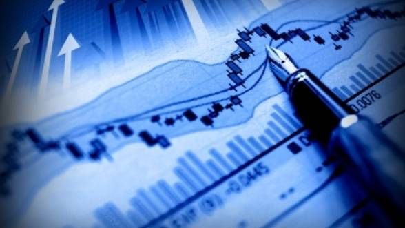 Criza politică bagă leul în corzi. Moneda euro îşi continuă aprecierea