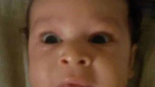 Viralul zilei: Bebeluşul de doar două luni care spune "I love you"