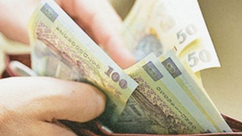 Comisioanele percepute de bănci vor fi afişate pe ecranele bancomatelor 