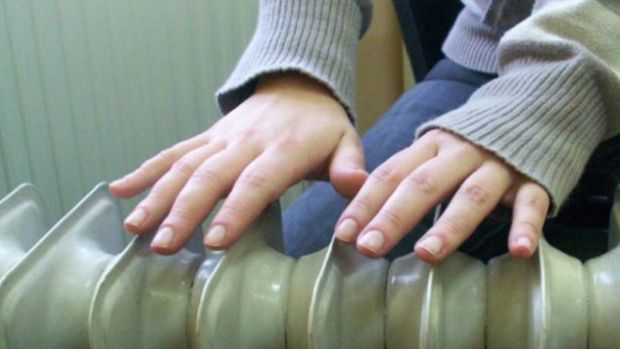 Control OPC la o şcoală din Braşov unde elevii învaţă în frig: În şcoală temperatura e de 5-7 grade