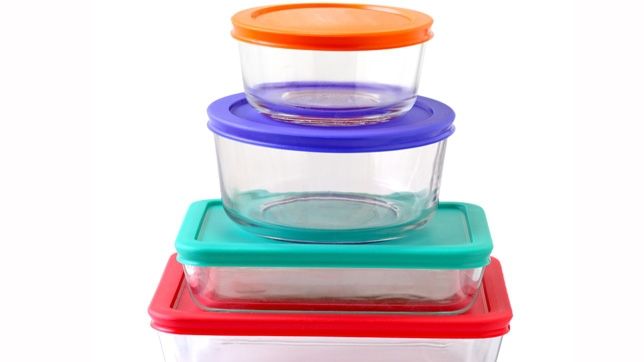 Caserolele de plastic au termen de valabilitate. Cum îţi dai seama, simplu, dacă le mai poţi folosi