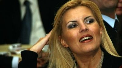 Udrea, vizitată de mamă în arest. Ce a primit deputatul în "pachet"