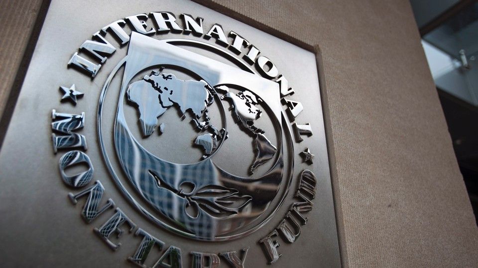 FMI acordă Ucrainei un împrumut de 17 miliarde de dolari