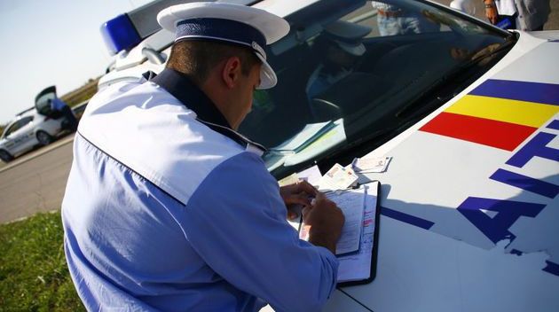 Situatiile in care soferii pot fi opriti in trafic de catre politie si ce documente trebuie sa arate