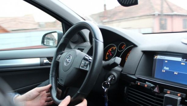 Şoferii care nu beau suficientă apă, comit aproape aceleaşi greşeli ca cei care au băut alcool 