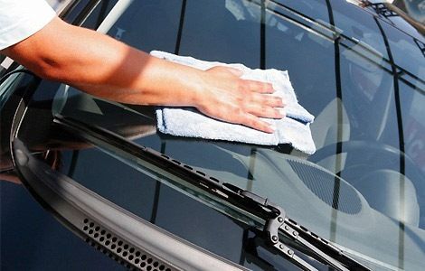 Zgârieturi pe parbriz? Iată cum le poți elimina eficient