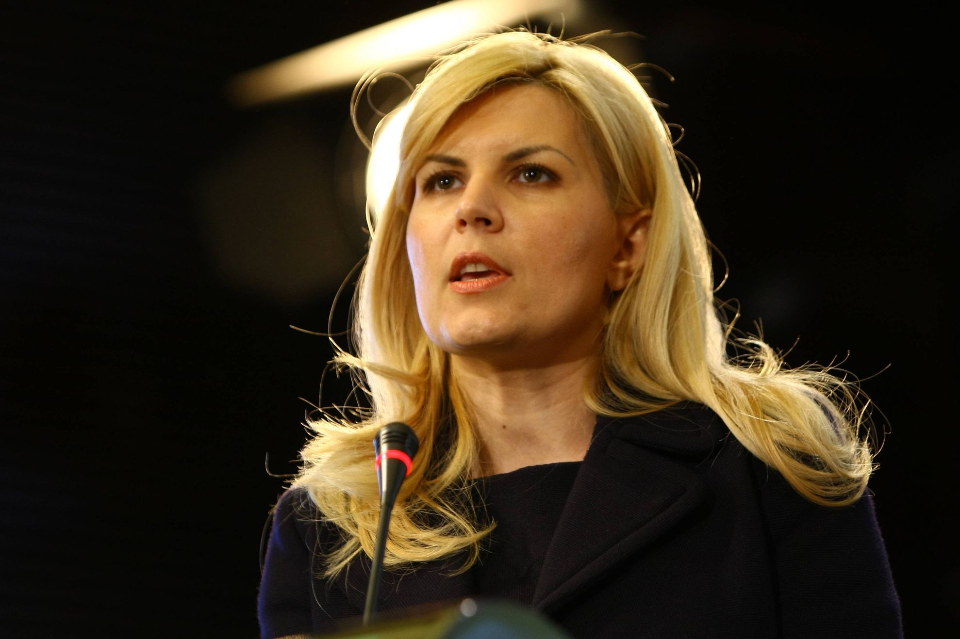 Elena Udrea, atac din spatele gratiilor la adresa DNA: Povestea "postacilor", o intoxicare!
