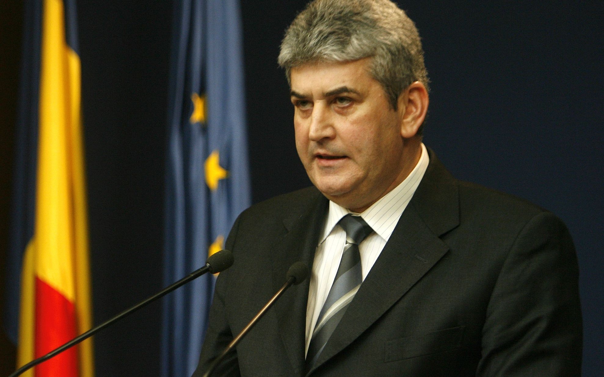 Oprea: Lucrez cu Mircea Dușa și cu toate structurile sindicale să facem o lege a pensiilor militare 