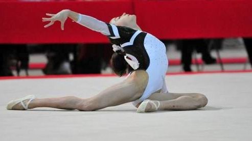 Andreea Munteanu, clasată pe primul loc la bârnă, la concursul de gimnastică artistică de la Cottbus