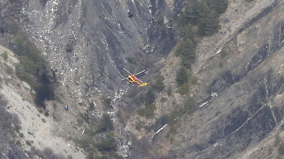 AVION PRĂBUȘIT FRANȚA. Imagini cutremurătoare de la locul prăbușirii 