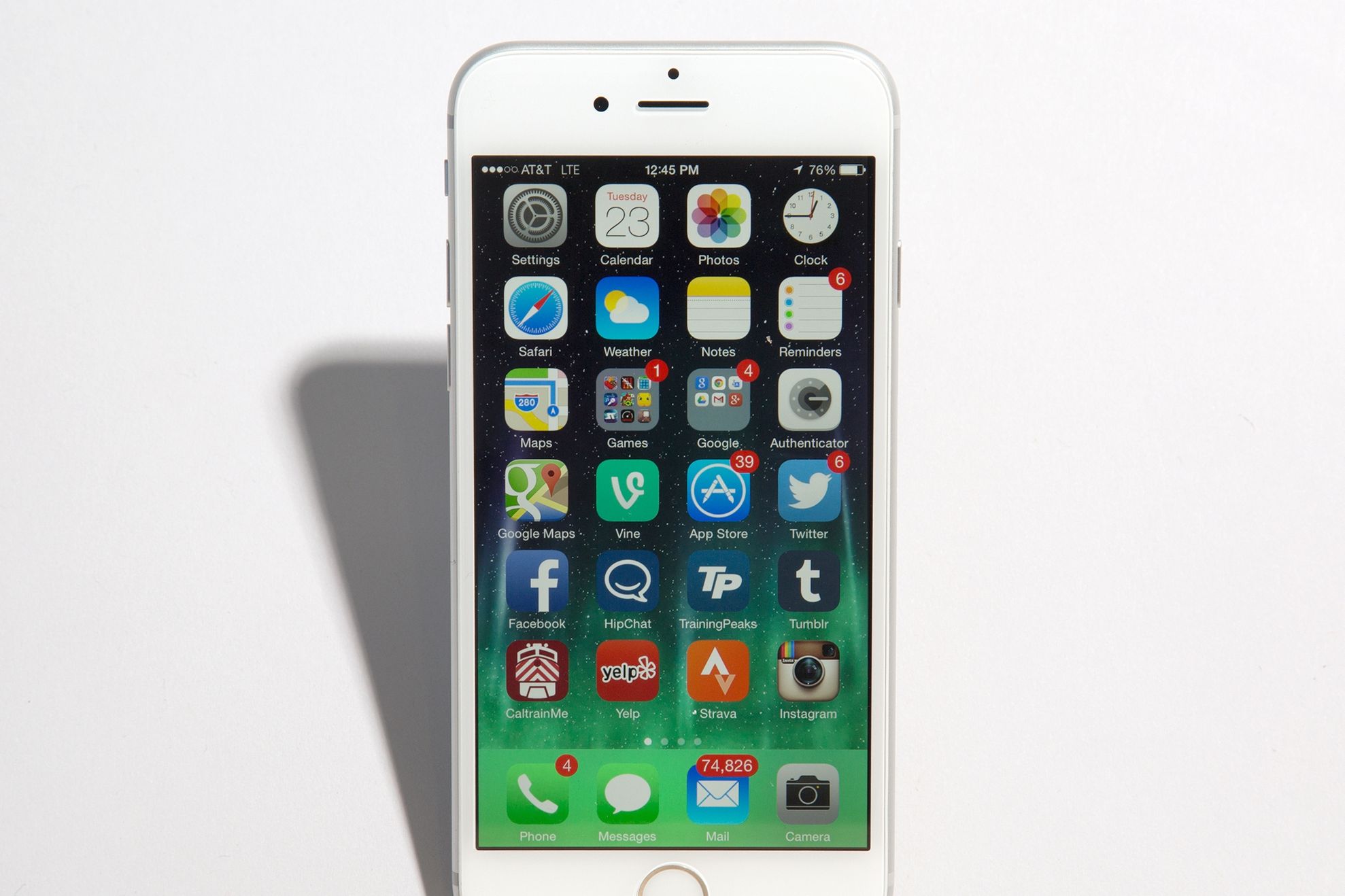 O crimă pentru un iPhone! De ce a fost în stare o fată când a venit vorba de telefonul ei!
