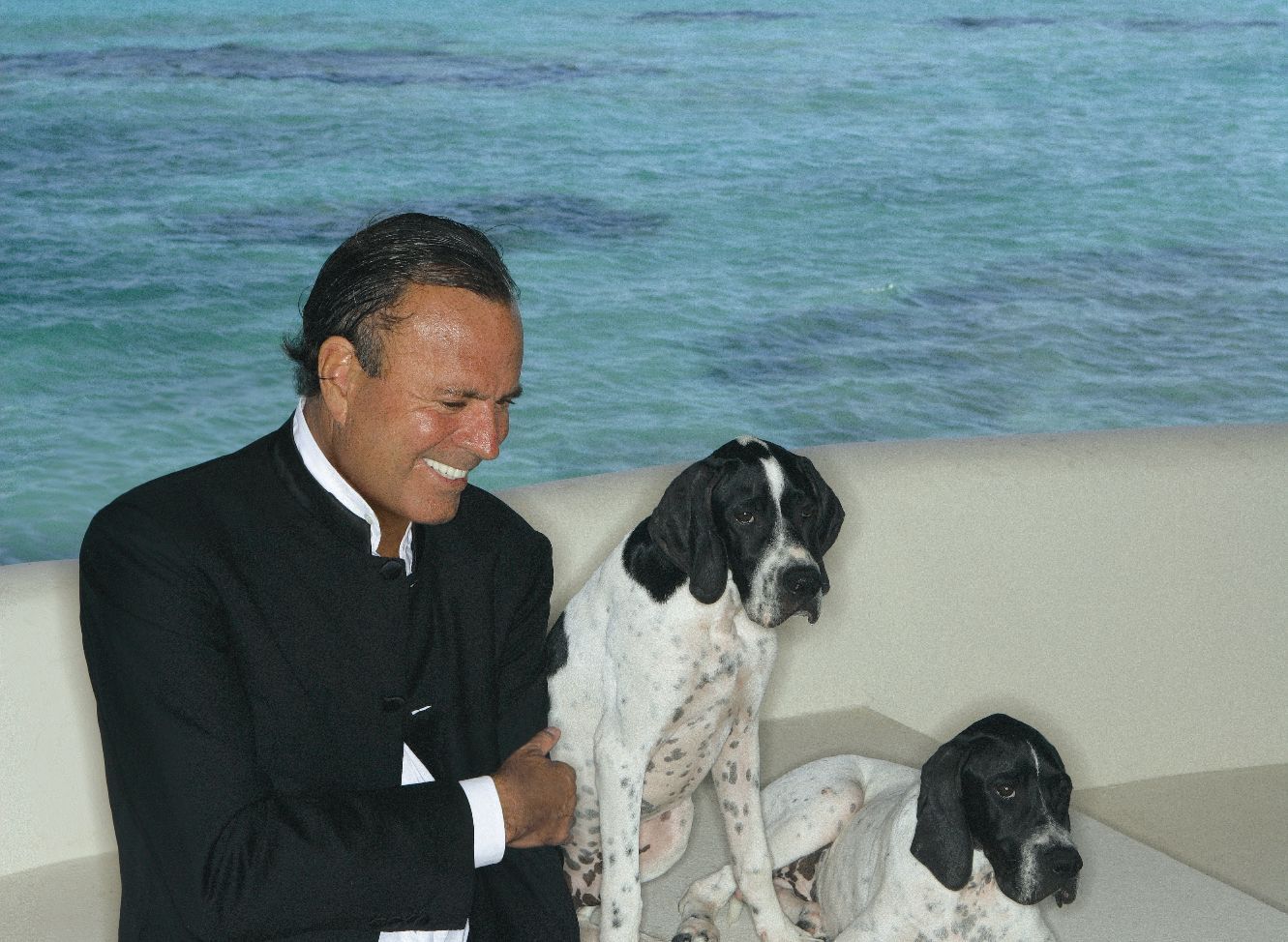 <p>Julio Iglesias</p>