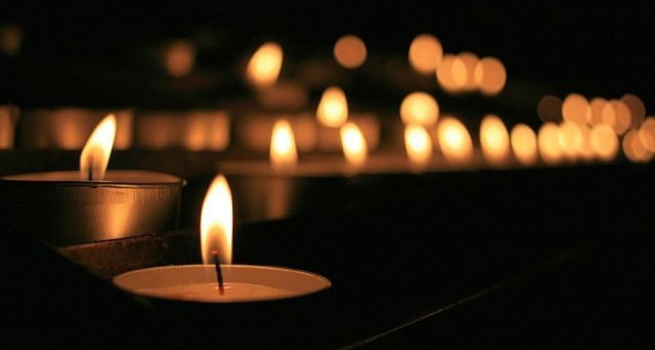 A murit strivit de geamurile termopan