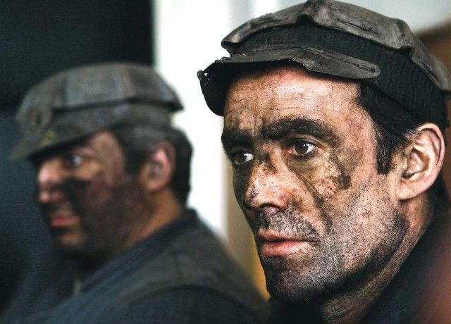 Protestele minerilor din Gorj iau amploare.Tot mai mulți sunt blocați în subteran și în greva foamei