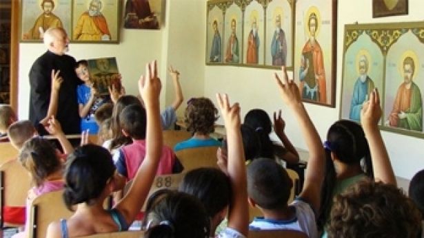 Fără ora de Religie: Amendamentul privind la frecventarea acestei ore, avizat pozitiv