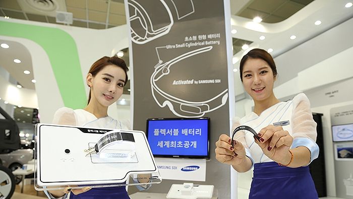 Samsung brevetează telefonul flexibil! Aşa arată smartphone-ul viitorului
