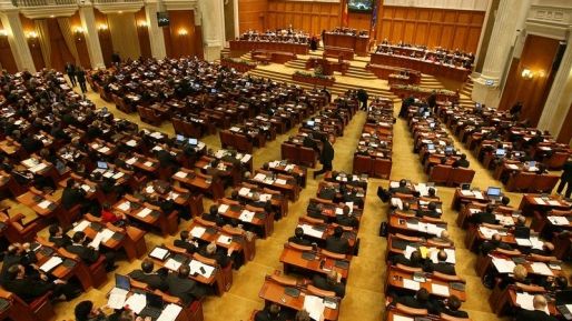 Senatul a adoptat un proiect prin care angajarea rudelor nu mai reprezintă conflict de interese