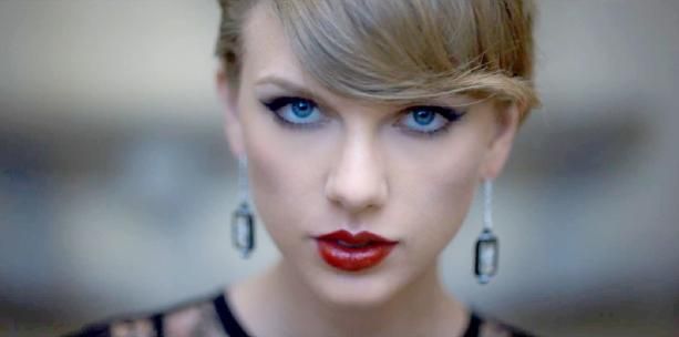 Taylor Swift cumpara domenii porno! Motivul este BULVERSANT