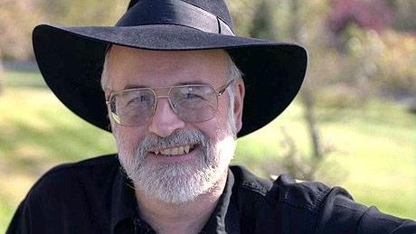 Terry Pratchett a murit. Celebrul scriitor se lupta cu Alzheimerul