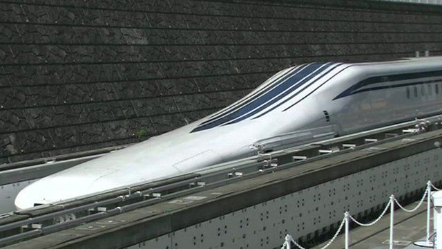 Trenul minune al japonezilor a depășit acum 600 de km/h. Costurile lui sunt însă astronomice