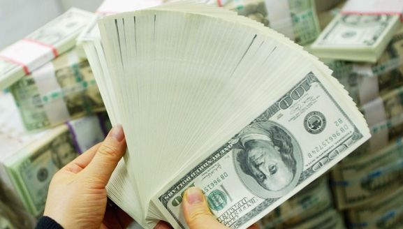 Ce bonus a primit anul trecut Tim Cook, şeful Apple