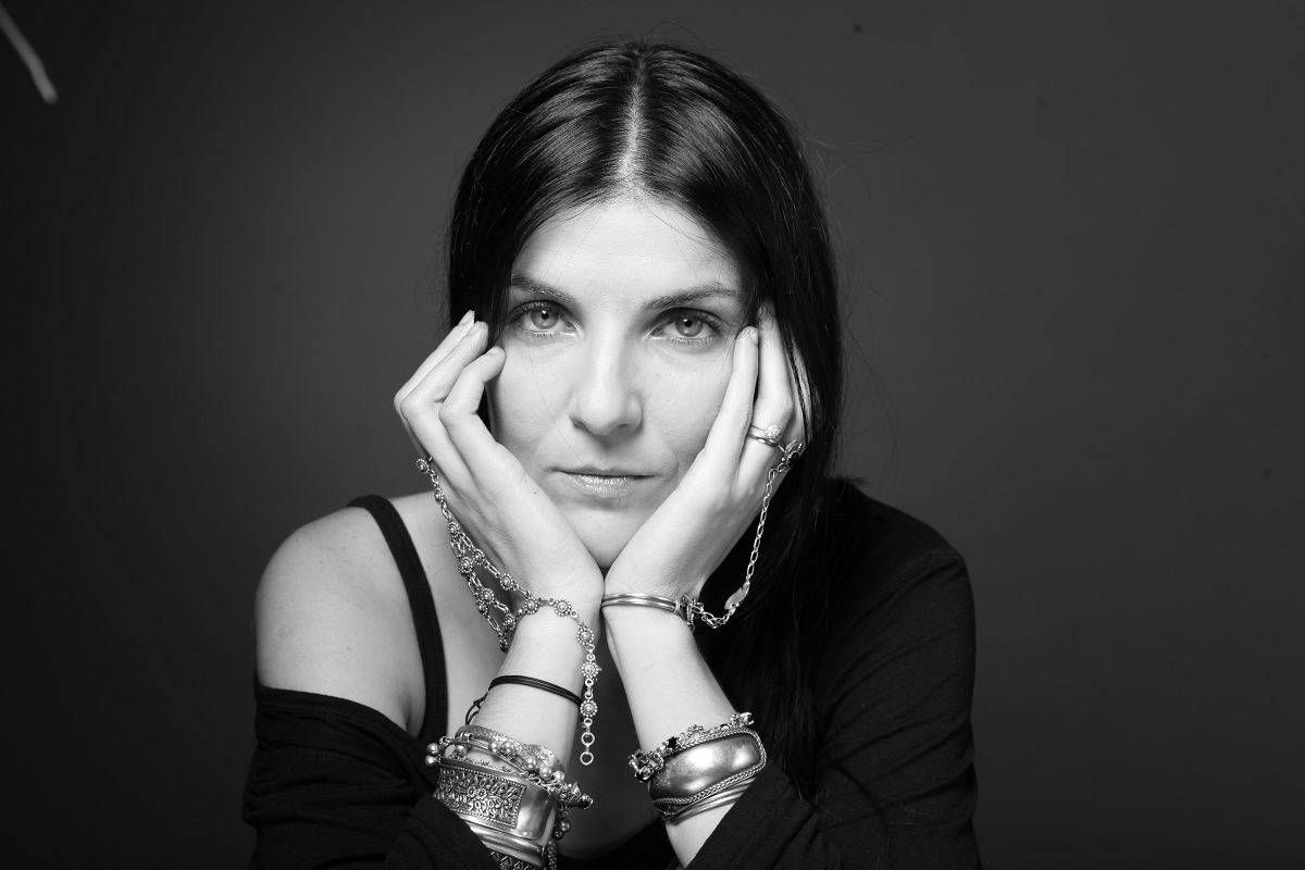 Chris Simion, da regia de teatru pe meseria de librar