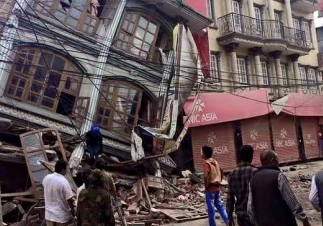 CUTREMUR NEPAL. Imagini terifiante surprinse de camerele de supraveghere - VIDEO