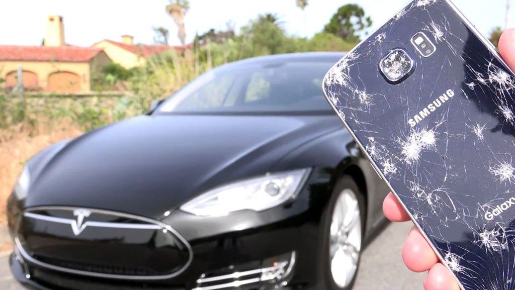 Cel mai nebun test cu Galaxy S6! L-au călcat cu mașina VIDEO