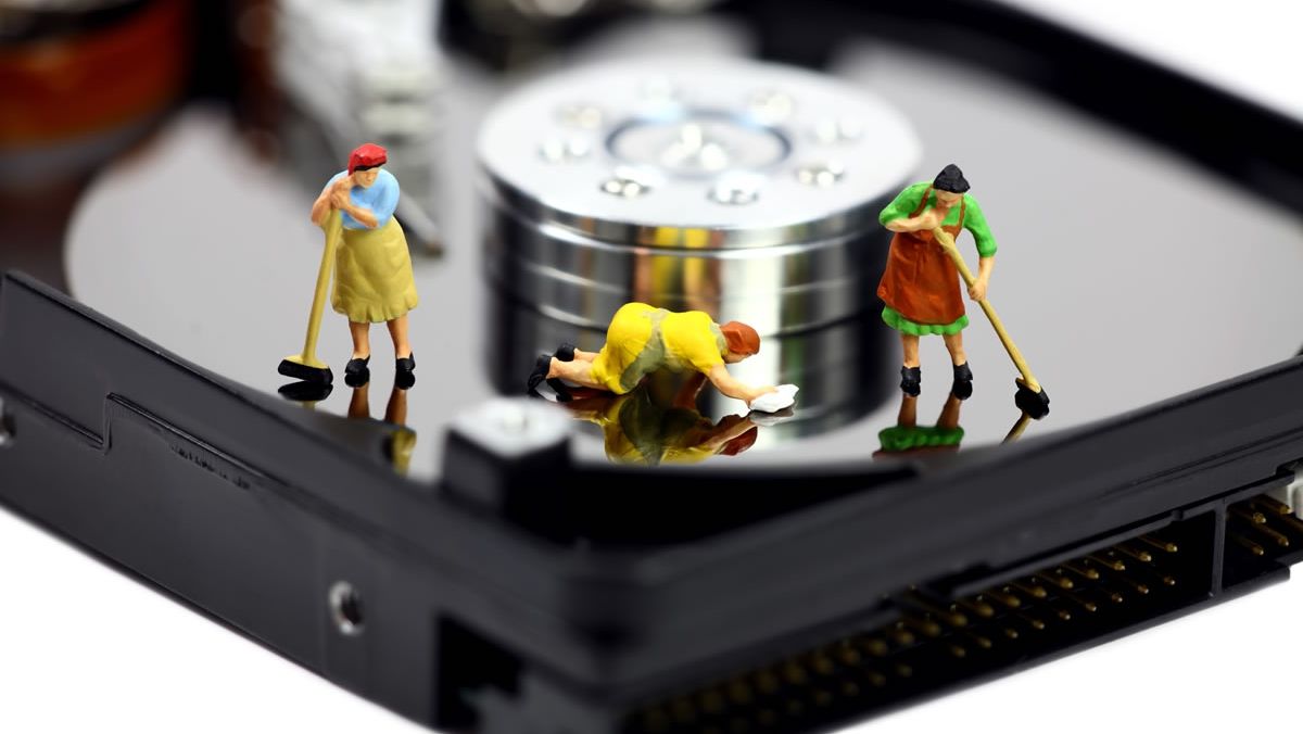 Ți s-a stricat calculatorul? Iată cum salvezi totul de pe hard disk!