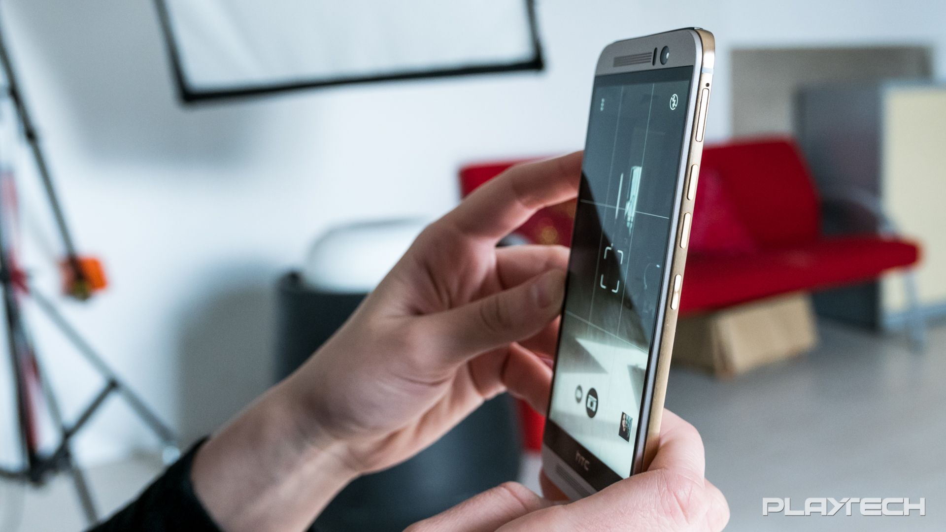 Dacă folosești Samsung sau iPhone, ești bolnav! Cine îndrăznește să spună așa ceva despre tine?